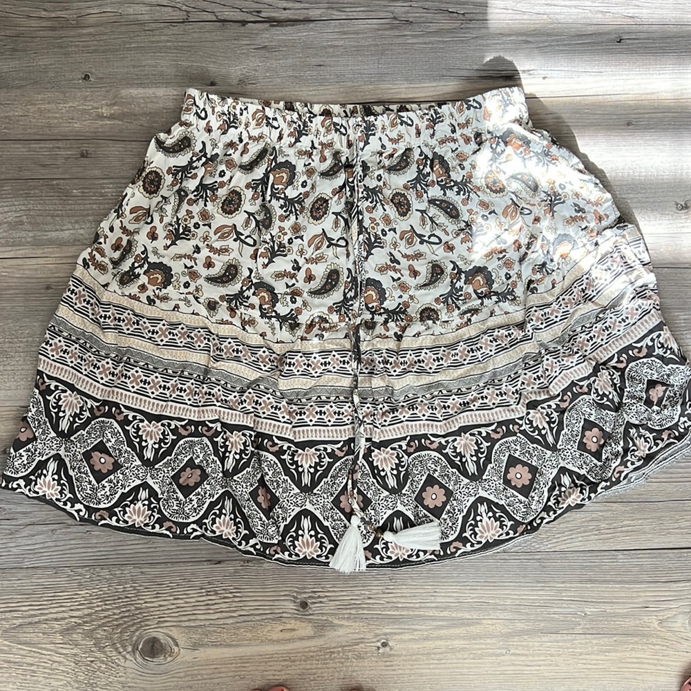 Cotton floral patterned skirt Size Medium